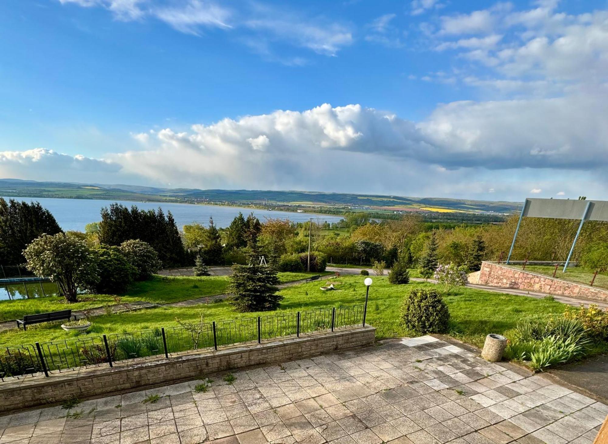 Land-gut-Hotel Barbarossa Kelbra Bagian luar foto