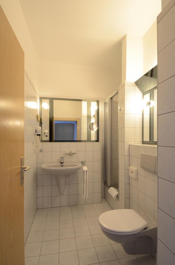 Land-gut-Hotel Barbarossa Kelbra Bagian luar foto